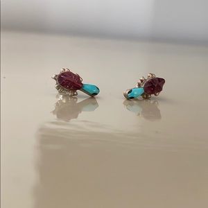 Turtle lovers!! 🐢 Tiny turquoise turtle earrings